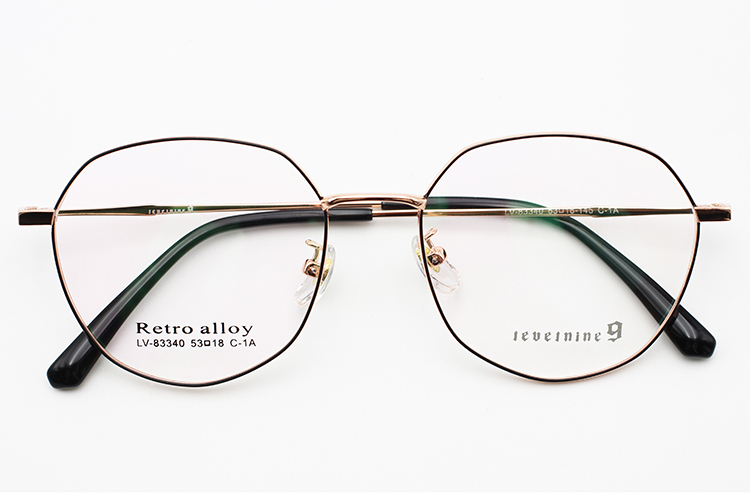 نظارات طبية كاملة الحواف - أسود وذهبي