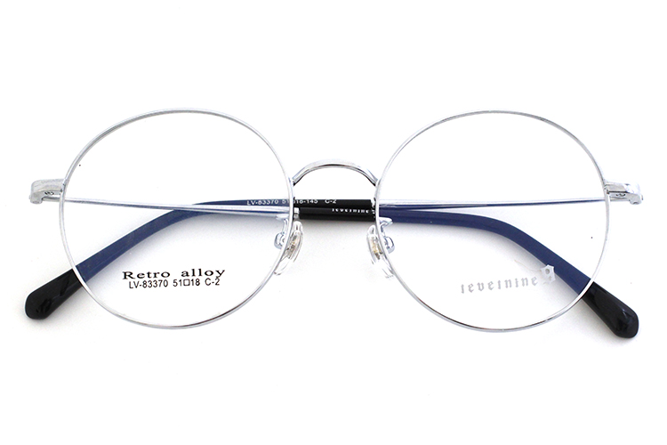 إطارات العيون الرائجة - باللون الفضي