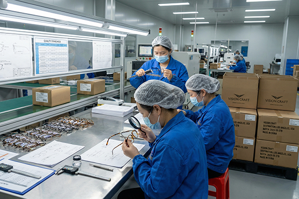 الخطوة 5: الإنتاج الضخم والشحن