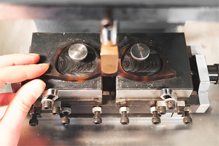 صناعة إطارات الأسيتات