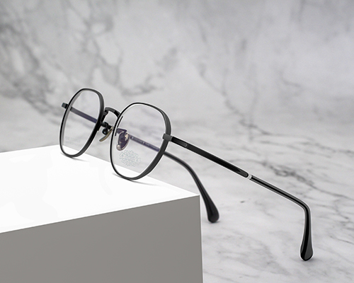 إطارات النظارات التيتانيوم